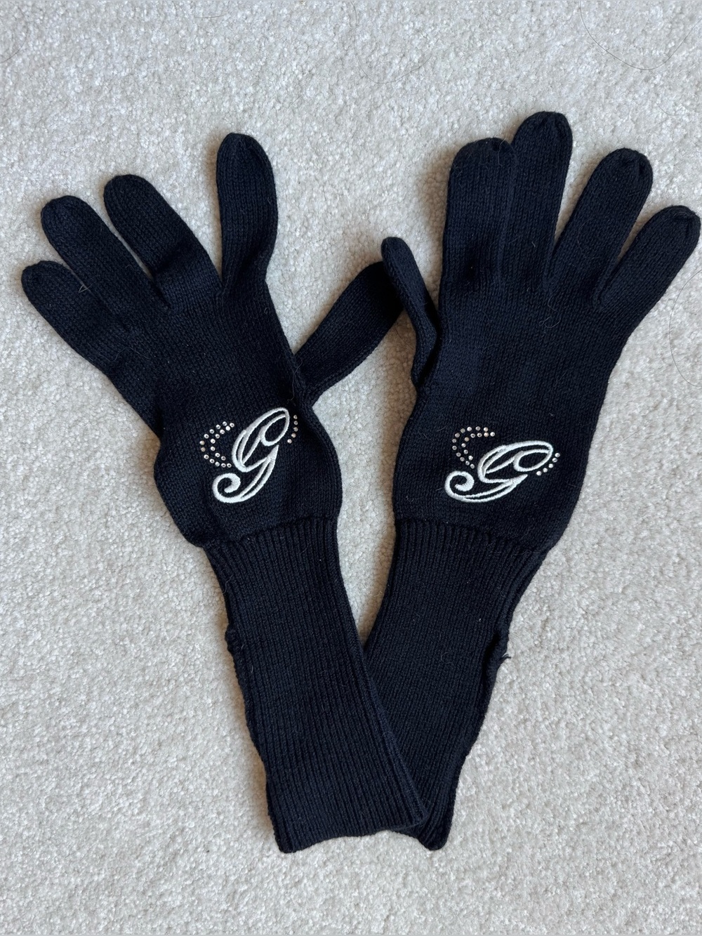 Black Knit Gloves with Embroidered 'G' Accent